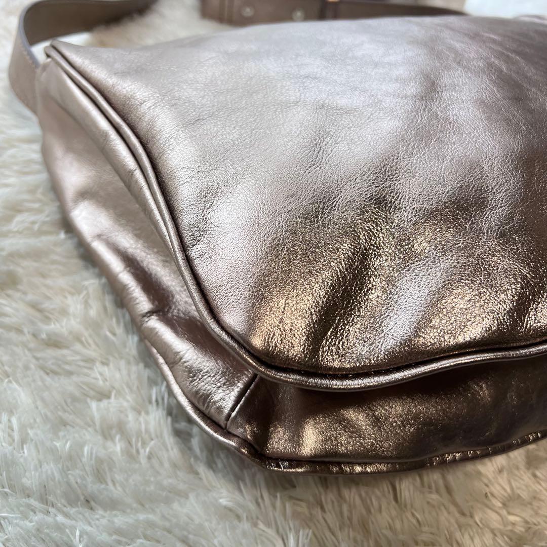 イアパピヨネ スワローマチショルダー アンティークゴールド