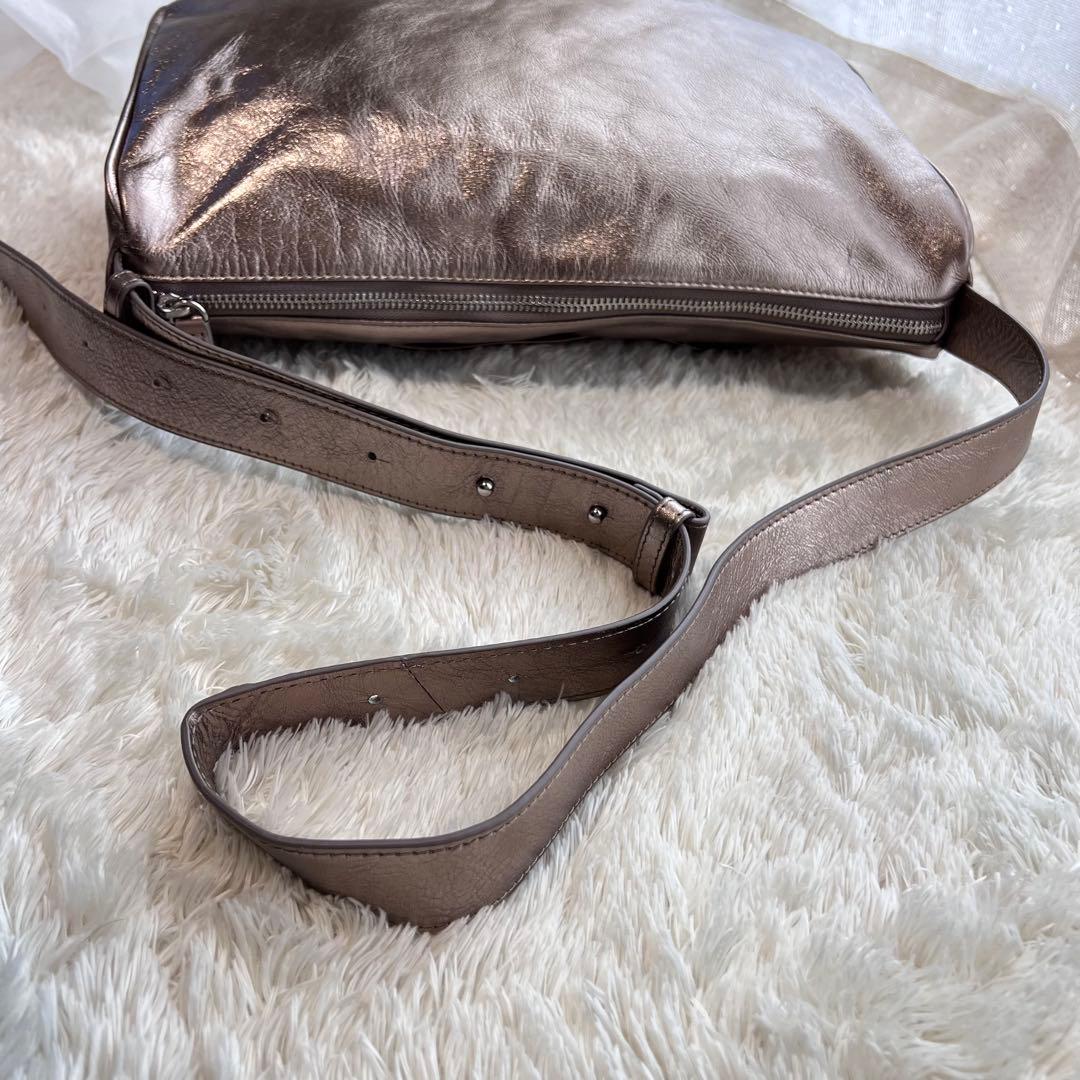 イアパピヨネ スワローマチショルダー アンティークゴールド