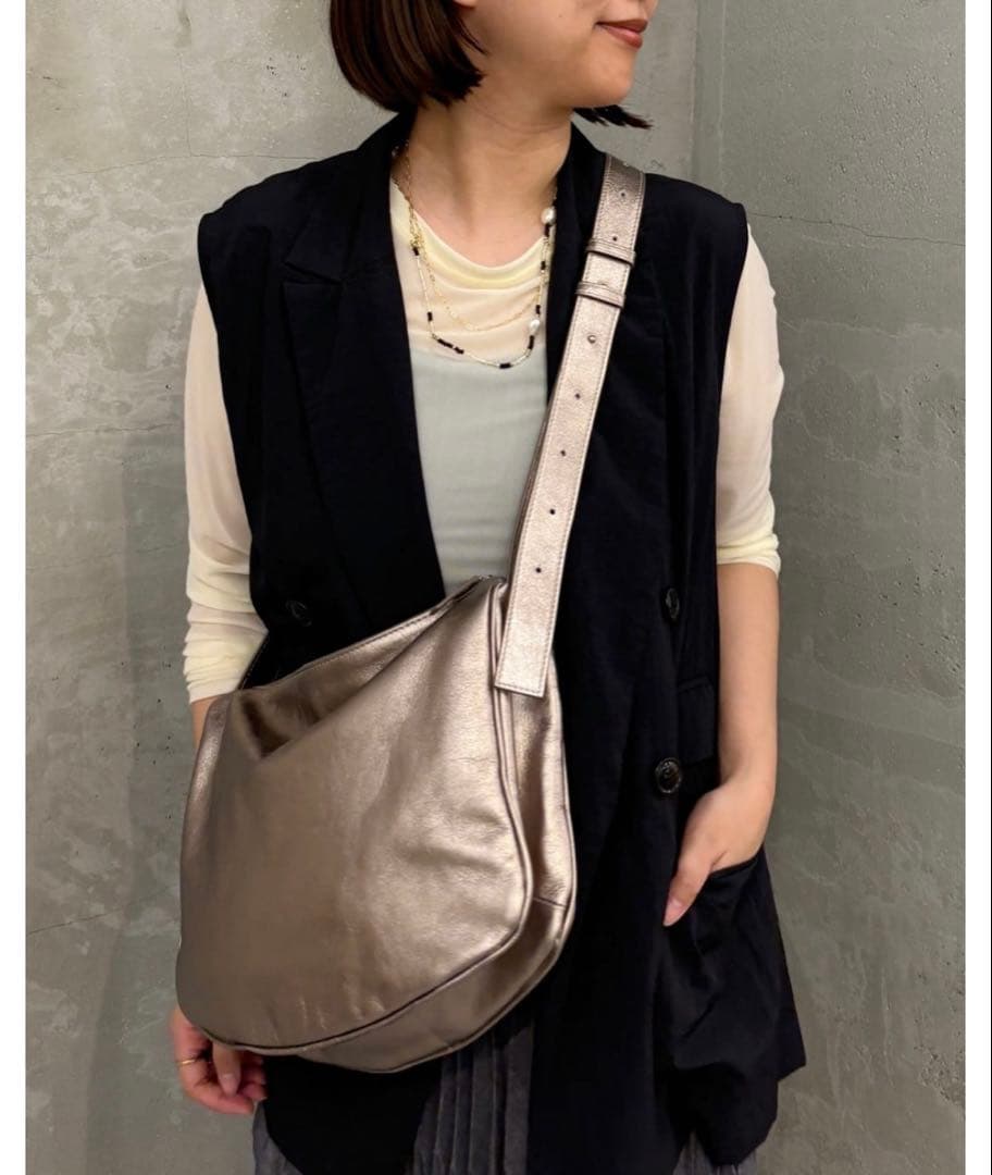 イアパピヨネ スワローマチショルダー アンティークゴールド