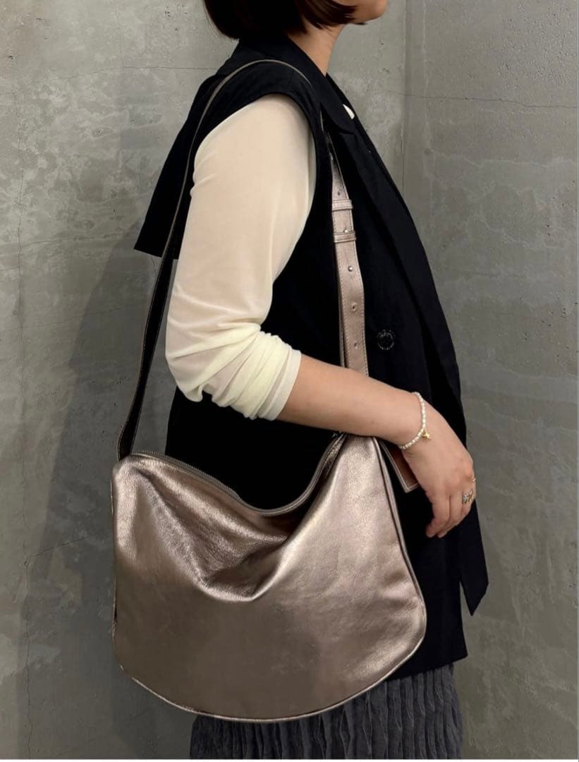 イアパピヨネ スワローマチショルダー アンティークゴールド