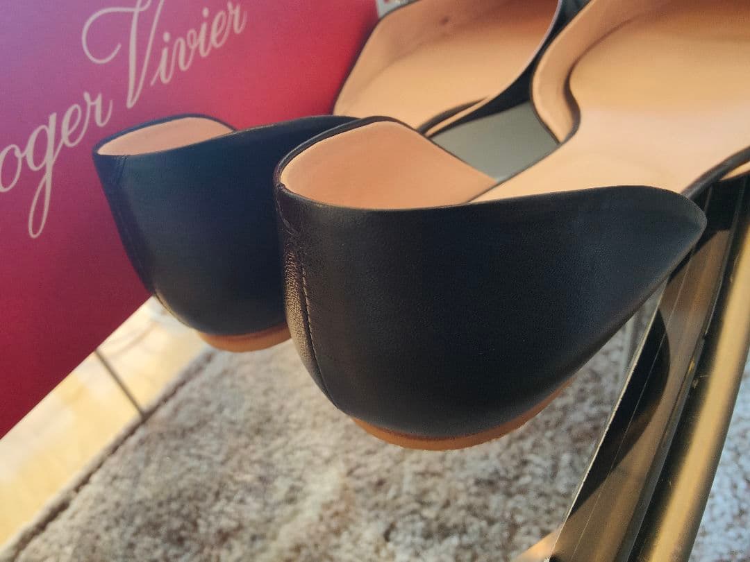 最終【極美品】Roger Vivierブラックパンプス 38 1/2 38.5
