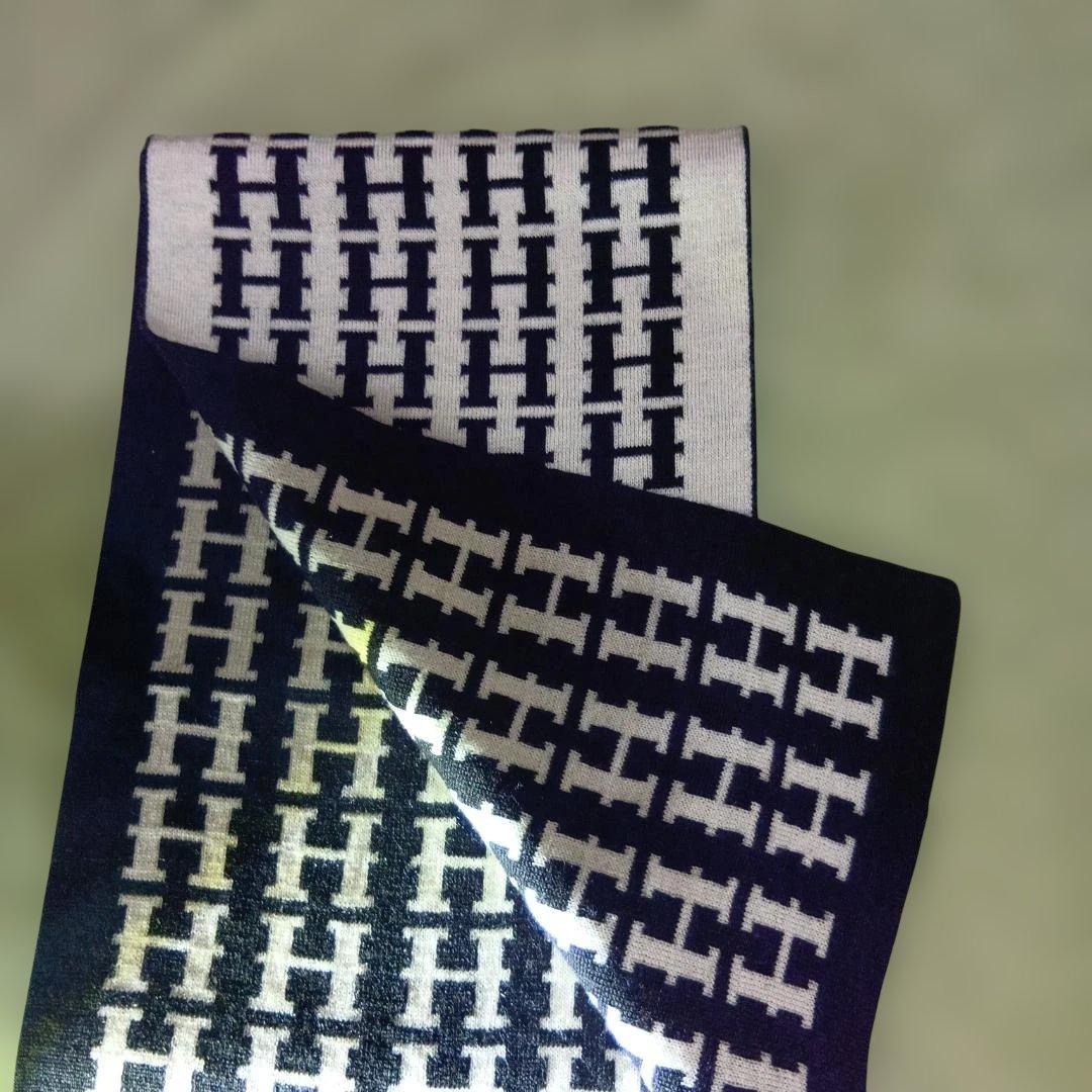 エルメス 未使用 リバーシブル　ウール マフラー 廃盤 白黒 Hロゴ柄