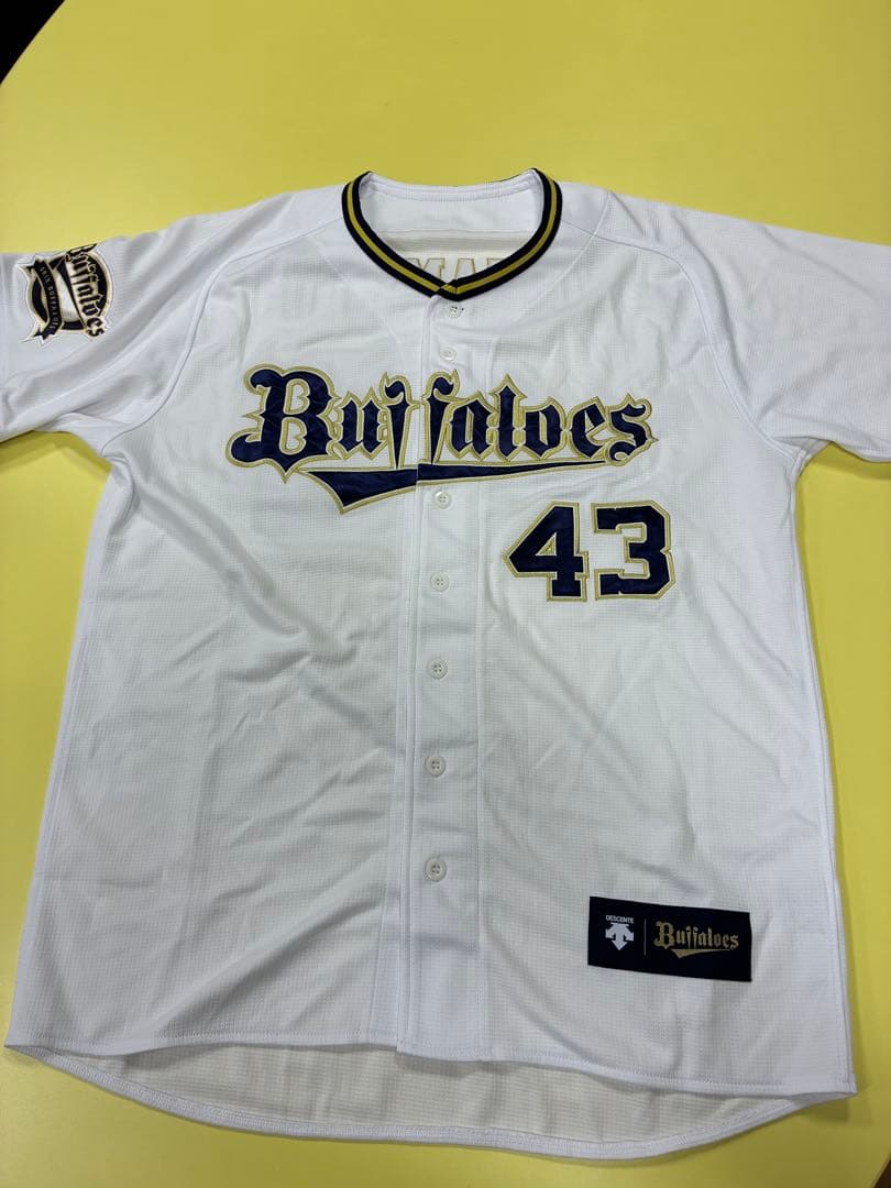 オリックスバファローズ山本由伸投手直筆サインユニフォーム