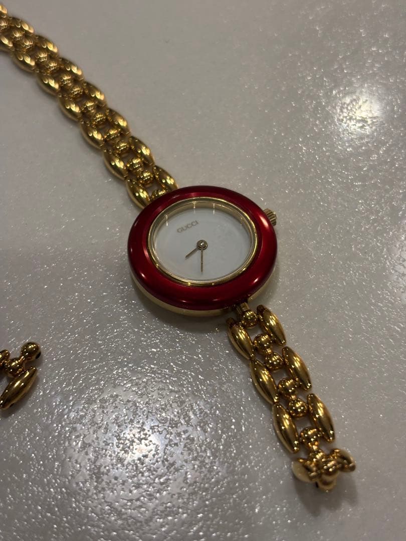 GUCCI 腕時計(クォーツ) 赤いベゼル