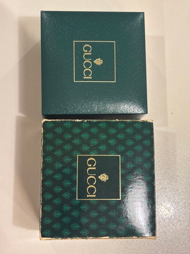 GUCCI 腕時計(クォーツ) 赤いベゼル