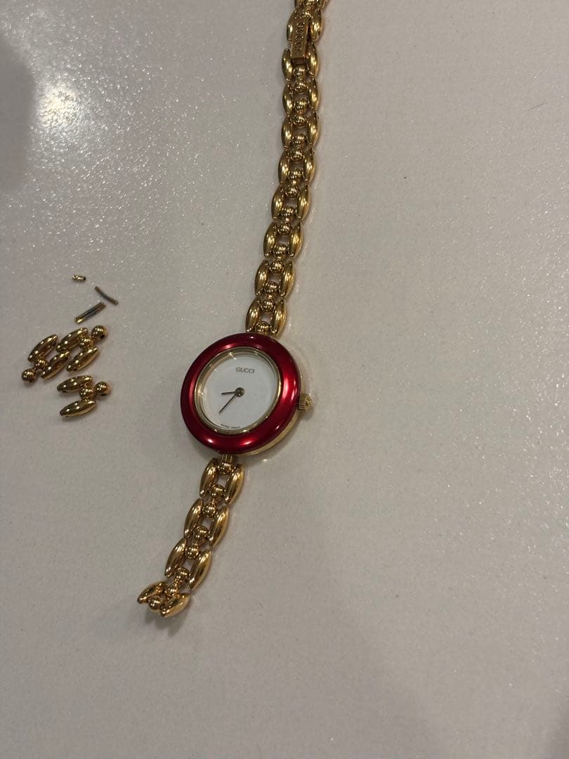 GUCCI 腕時計(クォーツ) 赤いベゼル