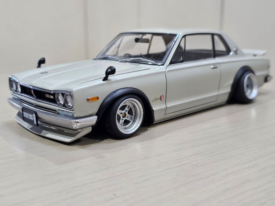 AUTOart　1/18　日産　スカイライン　GT−R　 (KPGC10)