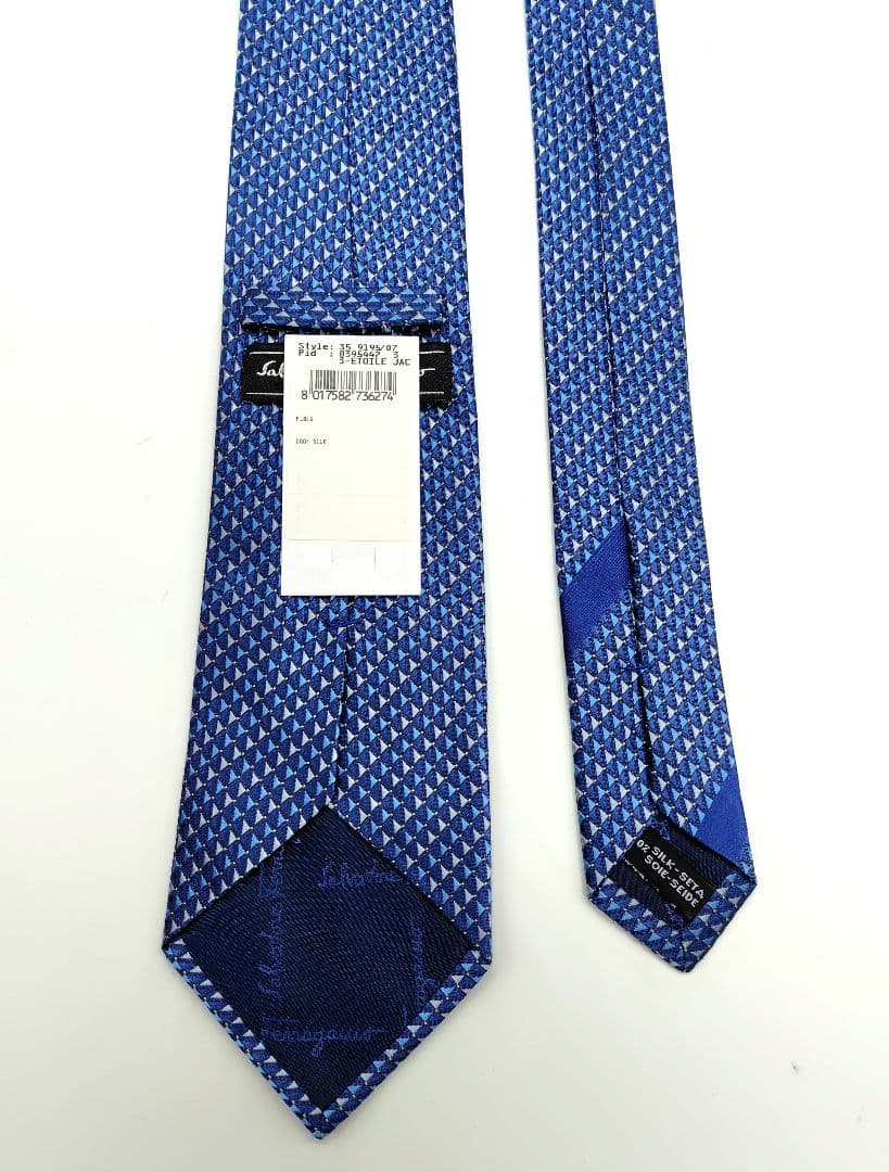 【Salvatore Ferragamo】新品　メンズシルクネクタイ　幾何学模様