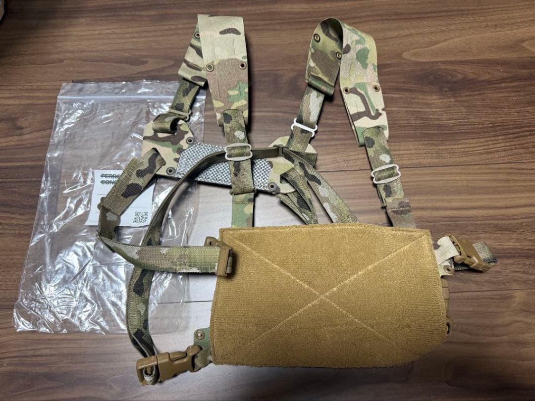 ジ*ー様 FERRO Concepts Chesty Rig Mini V2