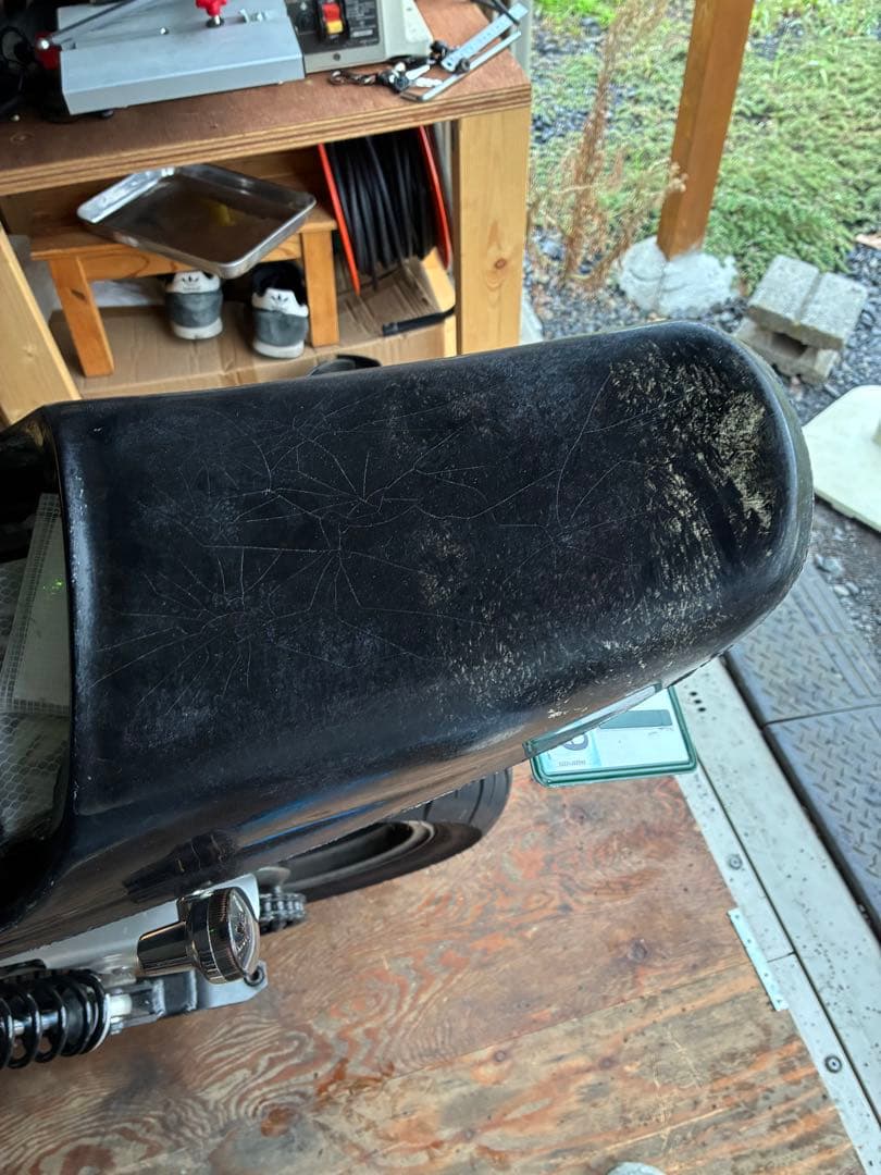 ゼファー750 FRP 未塗装　ベース