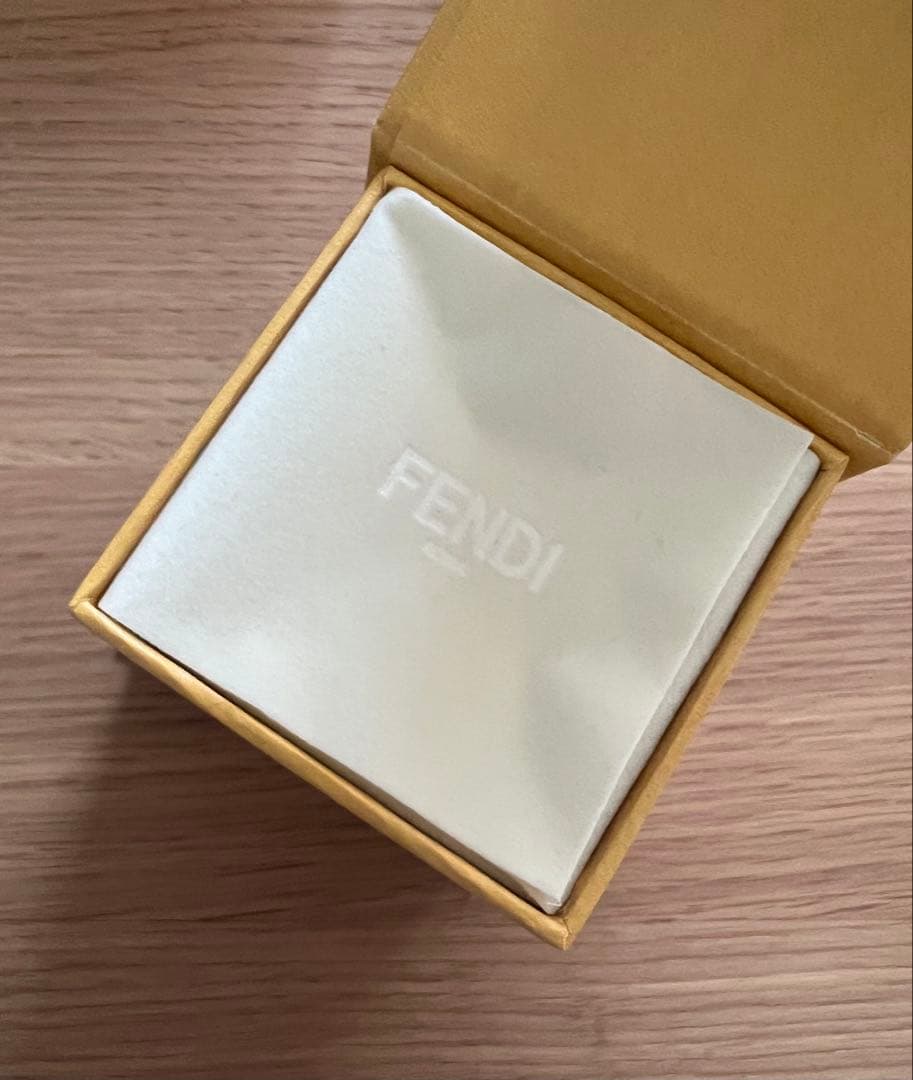 FENDI オーロック　ヘアクリップ　ゴールド