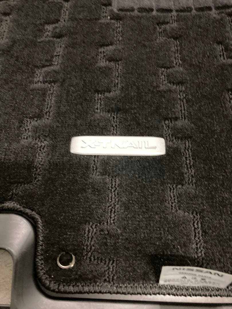 NISSAN X-TRAIL T32フロアマット 新品 純正部品