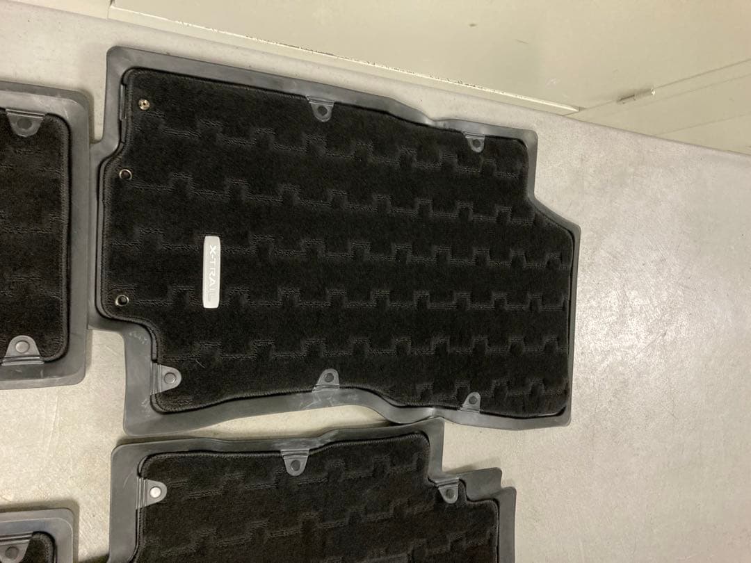 NISSAN X-TRAIL T32フロアマット 新品 純正部品