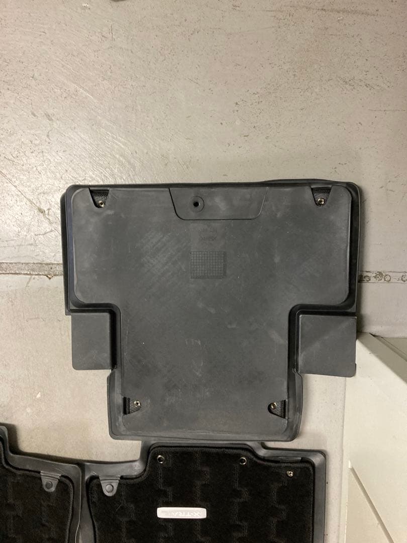 NISSAN X-TRAIL T32フロアマット 新品 純正部品