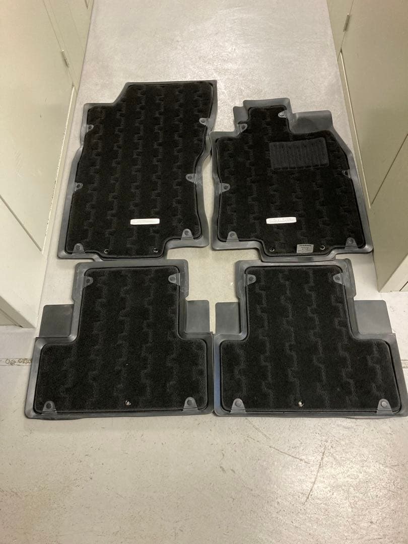 NISSAN X-TRAIL T32フロアマット 新品 純正部品