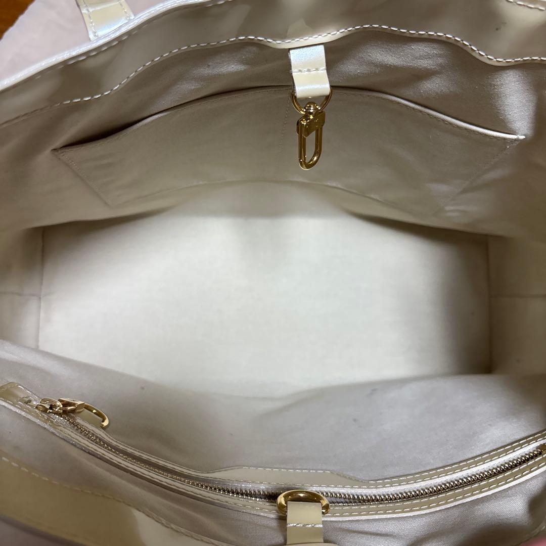 アイボリー ルイヴィトン　ヴェルニ ウィルシャーMM トートバッグ　ブロン　白