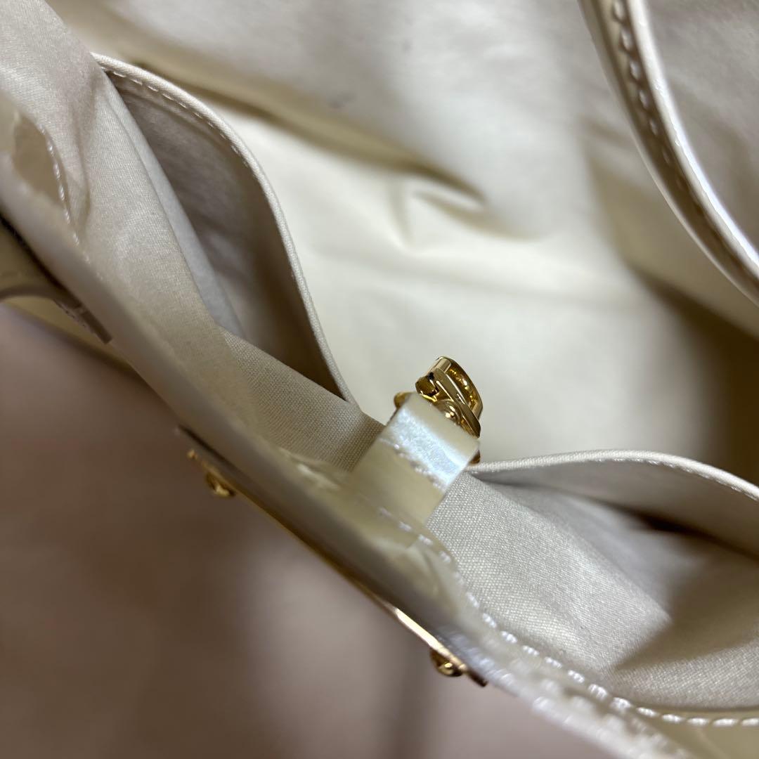 アイボリー ルイヴィトン　ヴェルニ ウィルシャーMM トートバッグ　ブロン　白