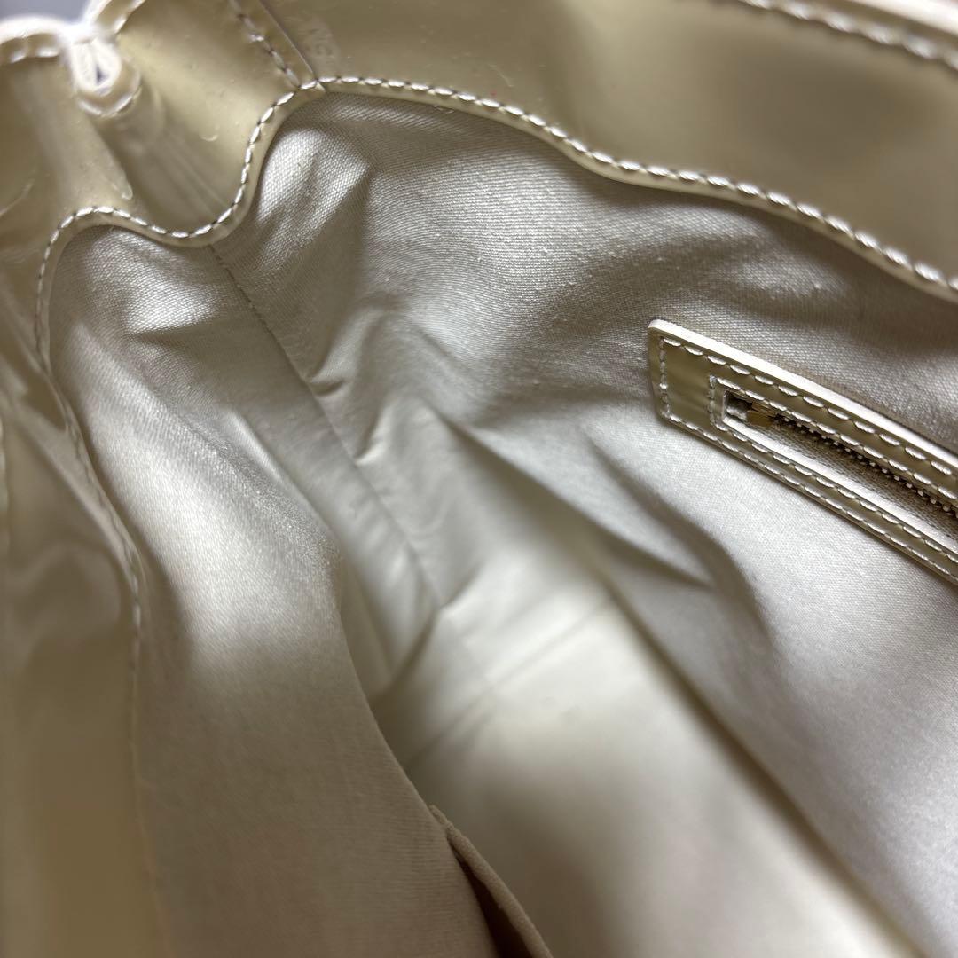 アイボリー ルイヴィトン　ヴェルニ ウィルシャーMM トートバッグ　ブロン　白