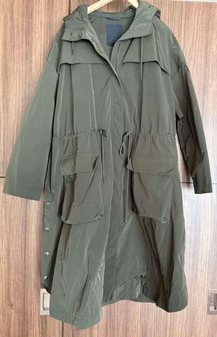 大人気！TATRAS フード付きオリーブロングコート