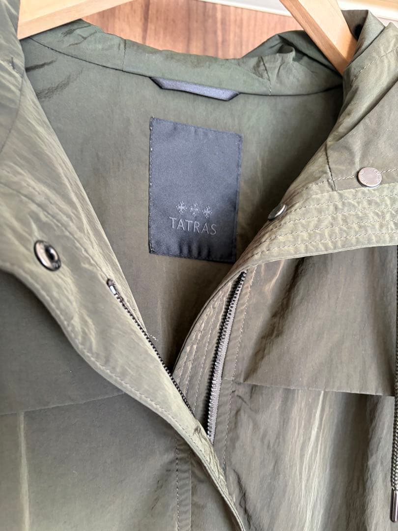 大人気！TATRAS フード付きオリーブロングコート