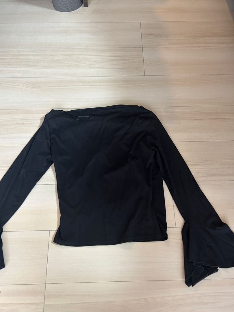 Aimeine ドレープネックカフススリーブトップス　ネイビ