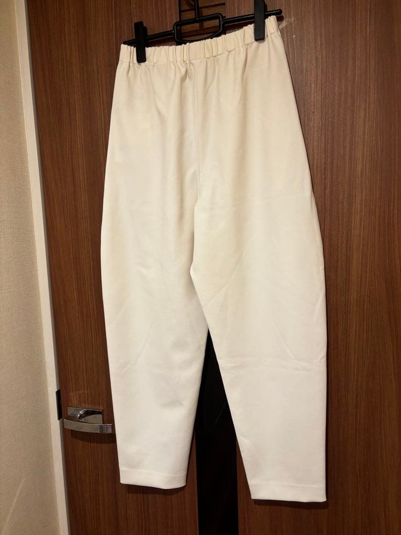 新品未使用　エンフォルド　エッグパンツ38　ホワイト