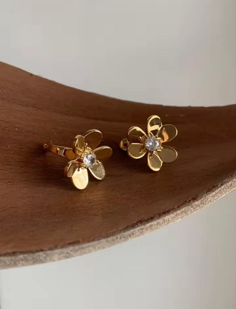最高品質　海外セレブ フリヴォル ラージフラワー ピアス　大人気　ゴールド