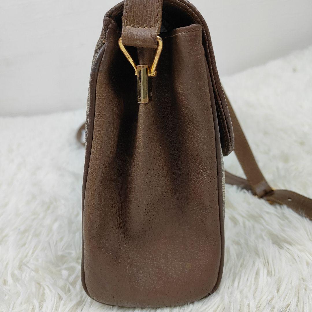 本日限定価格　グッチ　ショルダーバッグ　GG スプリーム　インターロッキング