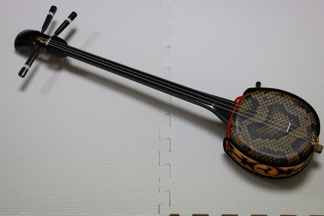 三線　沖縄三線リーズナブルな練習用　新品未使用品　今だけこの価格！