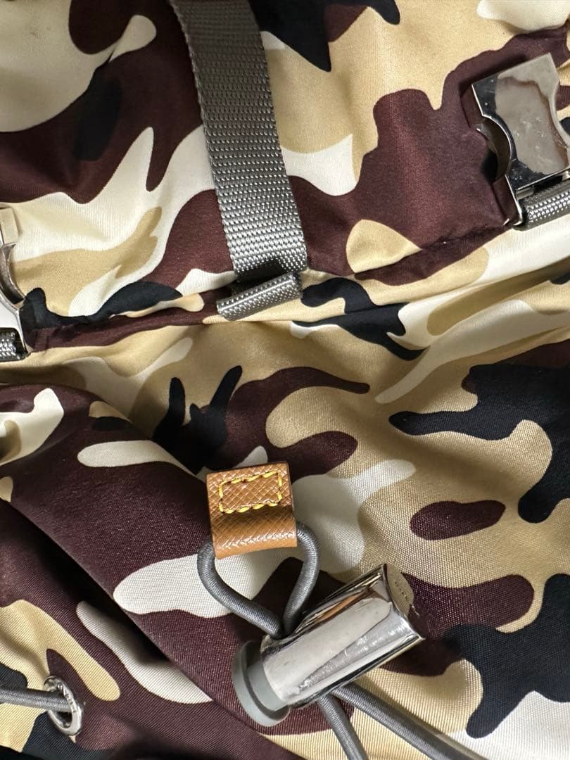 珍しいプラダ 2VZ073 テスート リュック・デイパック メンズ　カモフラ