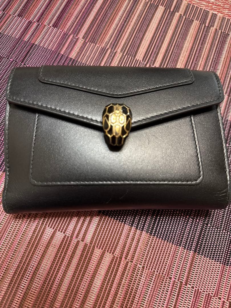 【美品】BVLGARI セレペンティ ブラックレザー 二つ折り財布(箱付き)