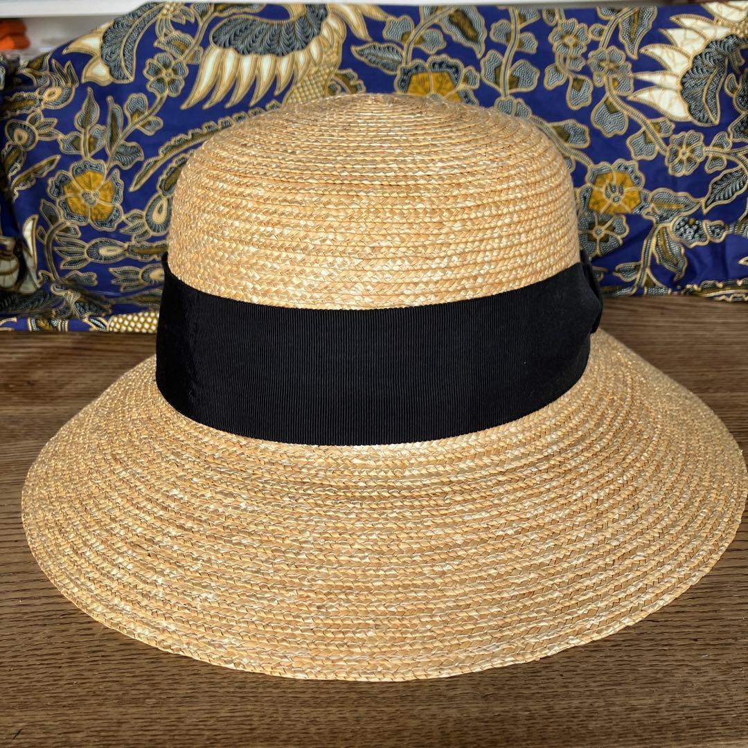 田中帽子店　ベージュ ストロー広つばハット 黒リボン付き　調整可能59cm