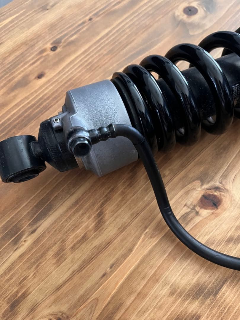 【純正品】ハーレーM8ソフテイル用 トールリアショック