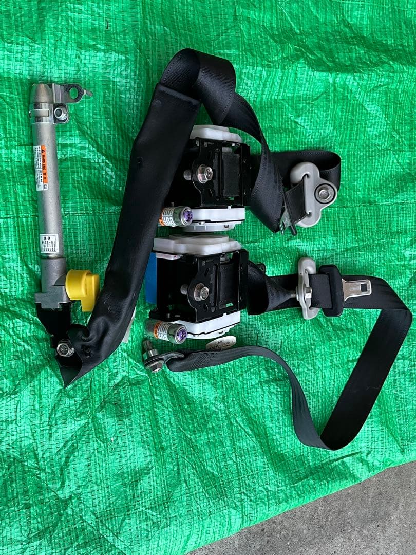 スズキハスラー用 MR31S系純正左右フロントシートベルト　　 H0604