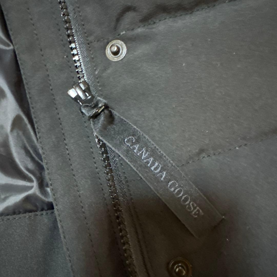 美品　カナダグース　ブラックレーベル　ダウンベスト