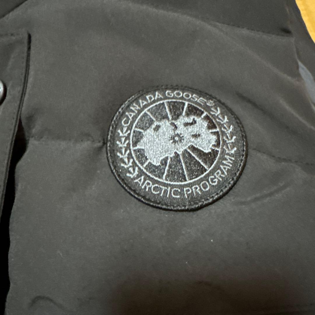 美品　カナダグース　ブラックレーベル　ダウンベスト