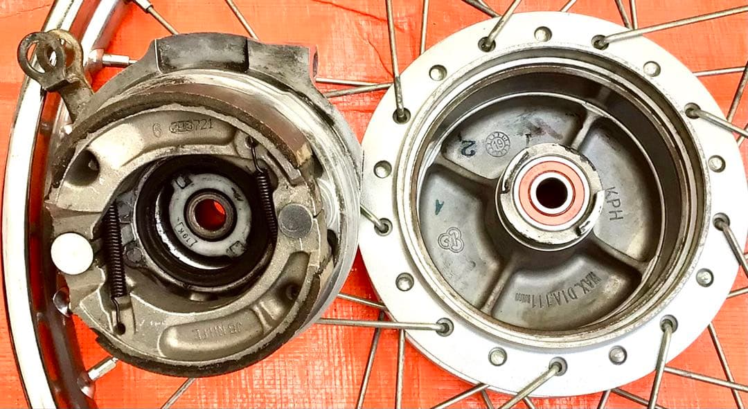 スーパーカブ110(JA44)【フロントホイール】ブレーキパネル付