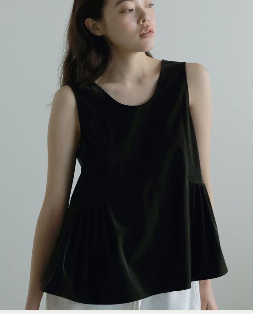 anuke Uneck Peplum Topsブラック