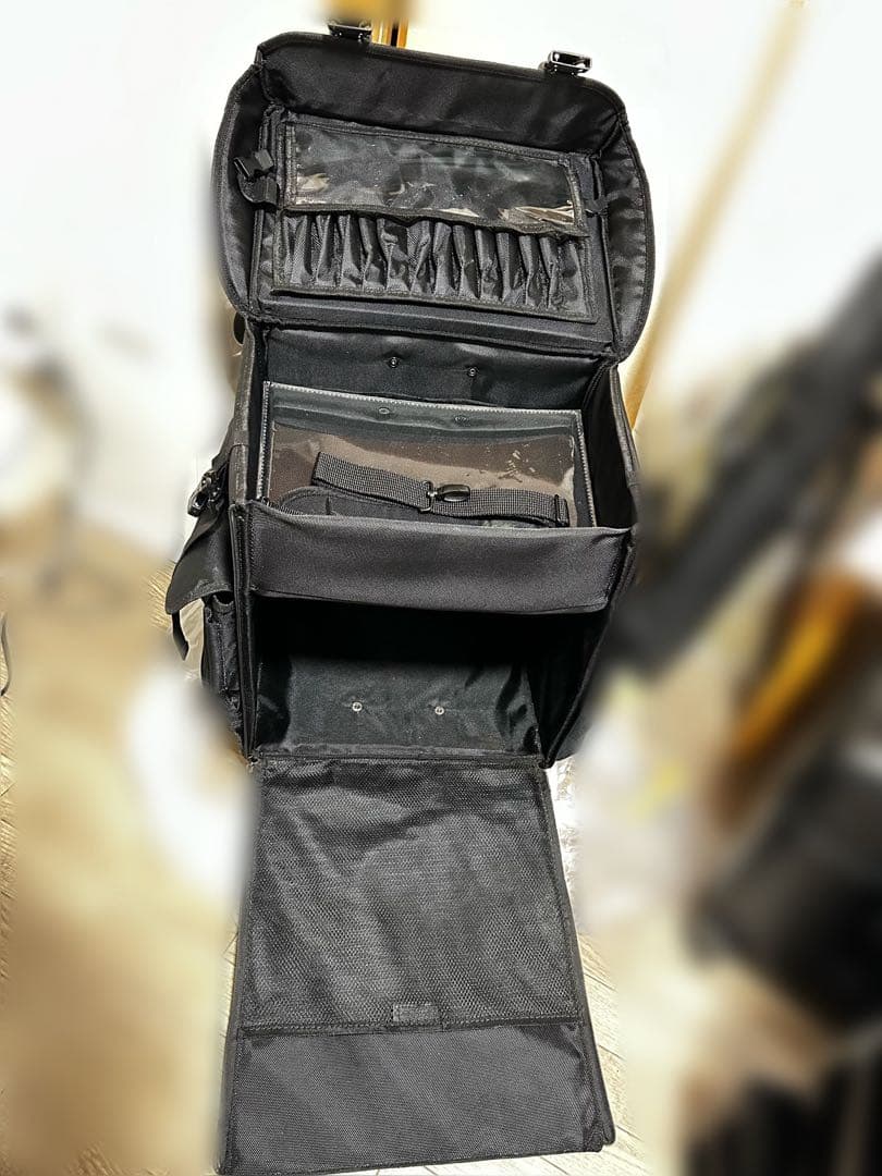 アーティストキャリアー ネイリスト・美容師・メイクアップアーティスト