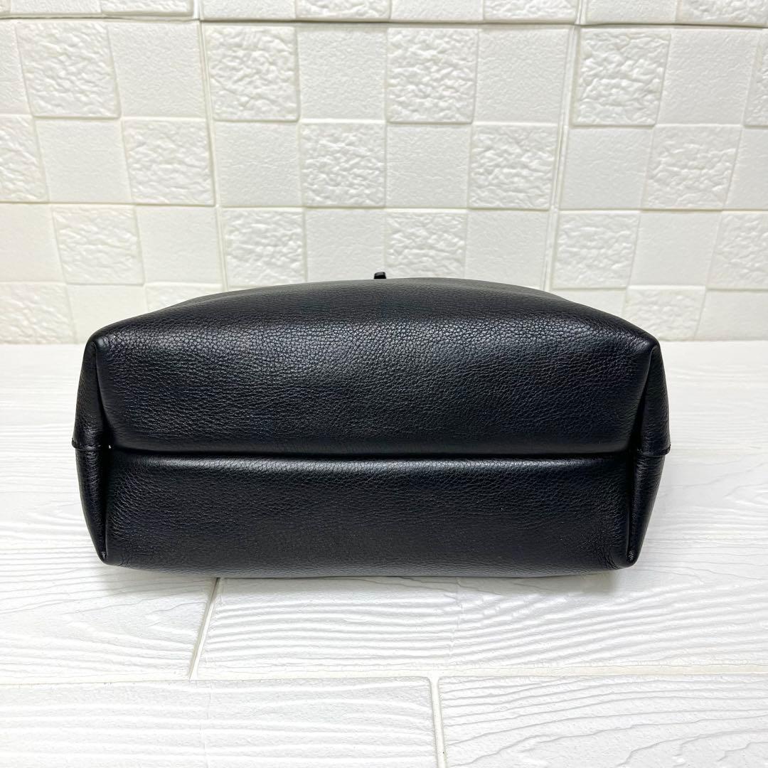 ✨極美品✨☘️フェラガモ☘️✨トートバッグ✨ダブルガンチーニ✨シボ革✨ブラック✨