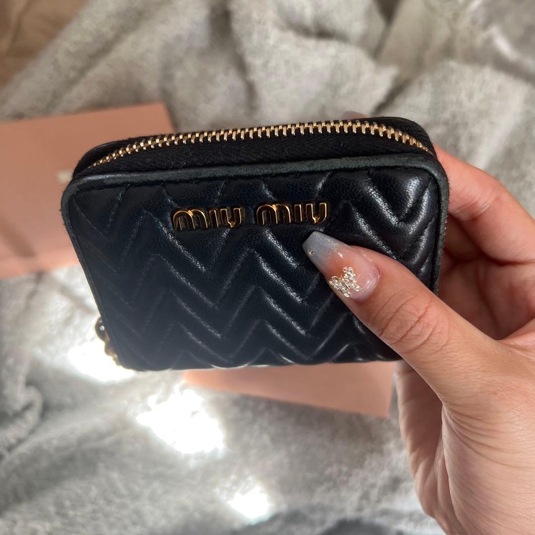 miu miu ミュウミュウ マトラッセ ミニ財布 ケース