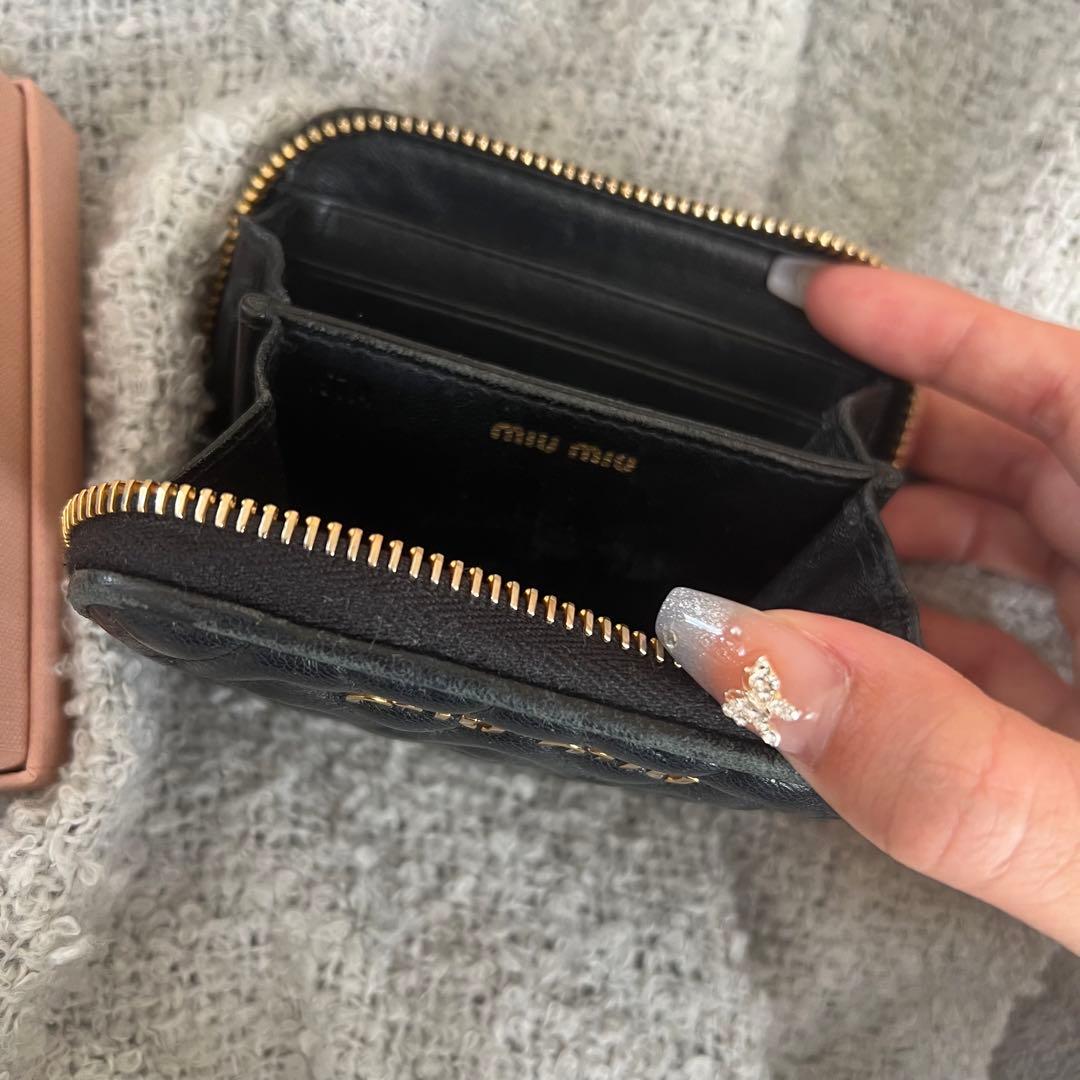 miu miu ミュウミュウ マトラッセ ミニ財布 ケース