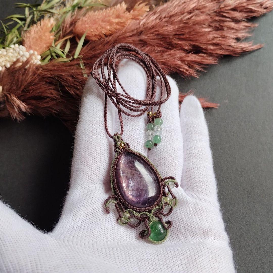 レピドライト＆グリーンストロベリークォーツのマクラメ編みネックレス　天然石