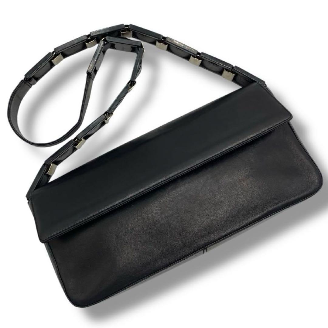 美品 フェラガモ ショルダーバッグ バッグ レザー 黒 チェーン Vintage