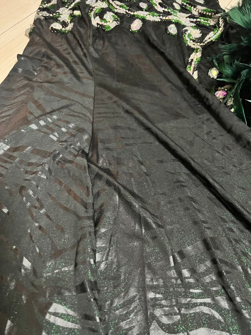 ベリーダンス衣装 エジプト製　羽付　深緑