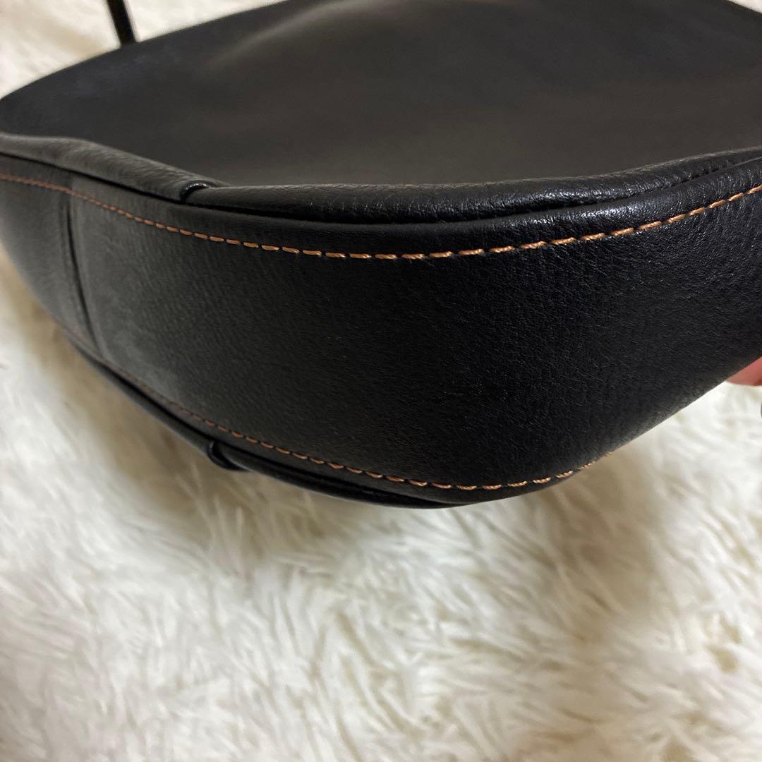 yukasanです。キタムラ ワンショルダーバッグ シボ革 レザー 黒