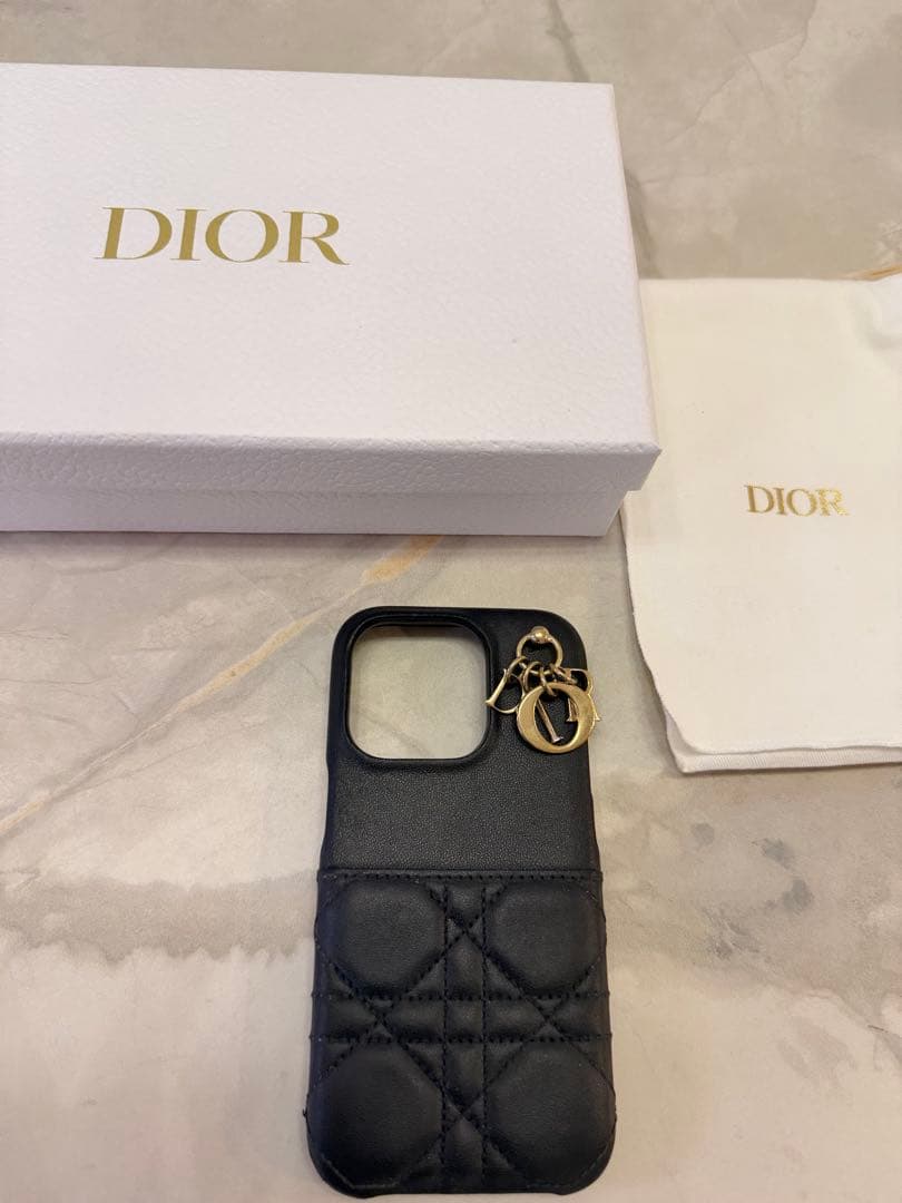Dior 15ProiPhoneカバー