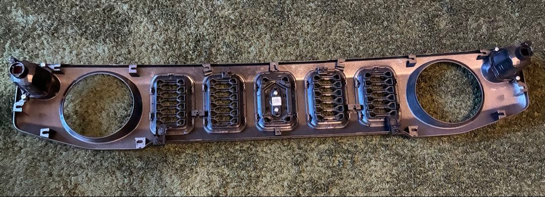 新車外し　ジムニー　ノマド　JC74 純正フロントグリル