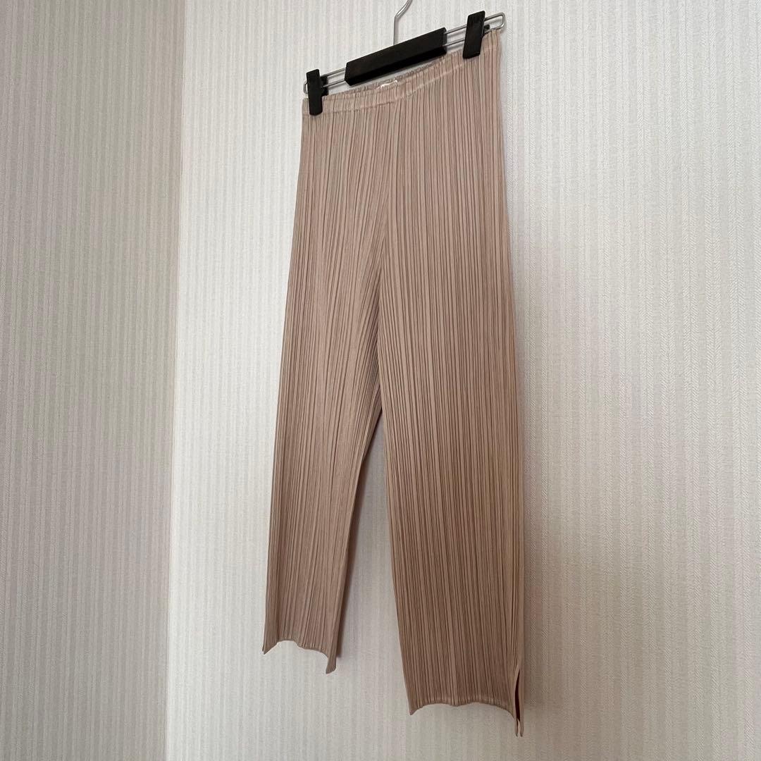 PLEATSPLEASE イッセイミヤケ クロップドパンツ　ベージュ　3