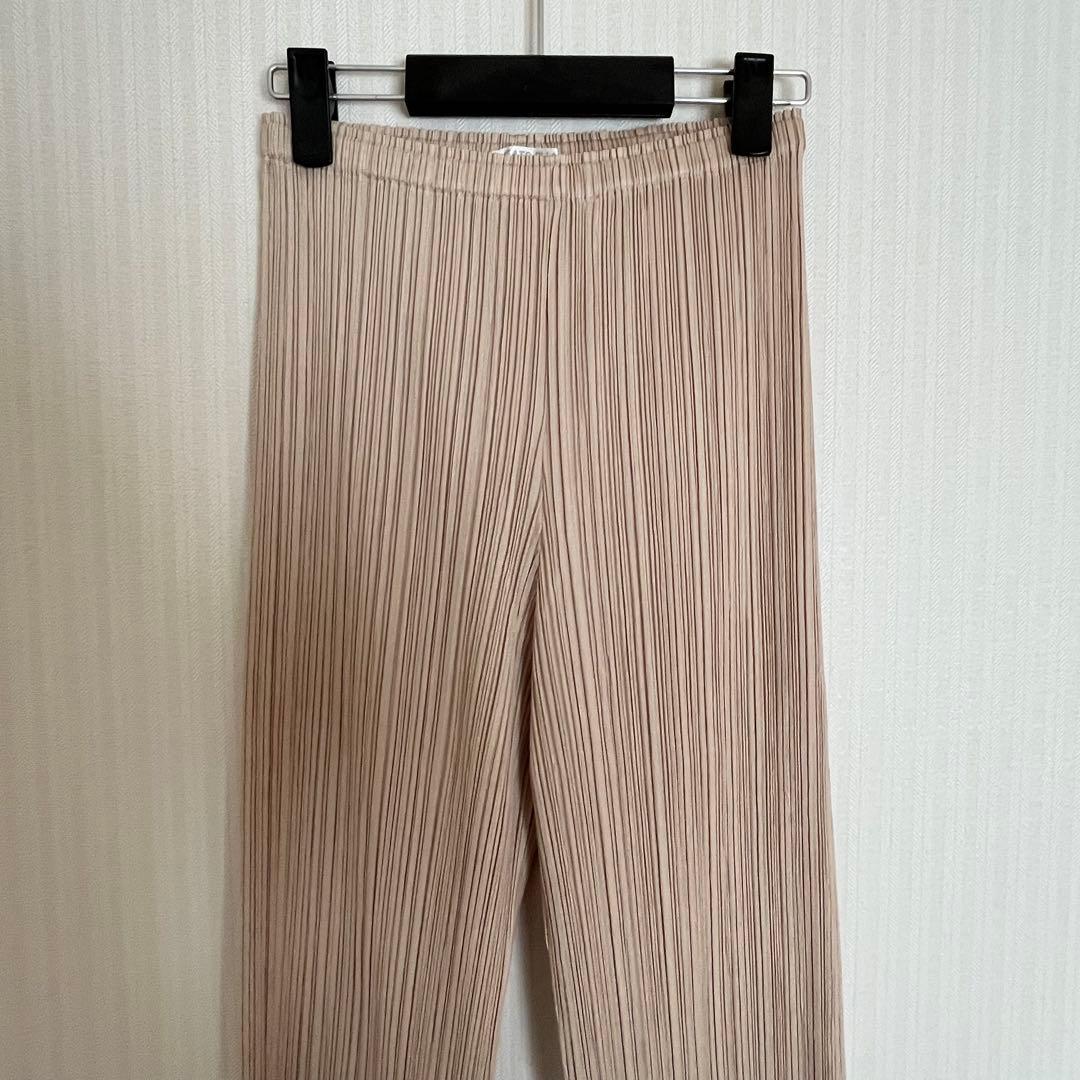 PLEATSPLEASE イッセイミヤケ クロップドパンツ　ベージュ　3